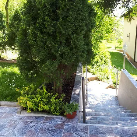 Obiteljski Apartman Borovi Visoko Exterior foto